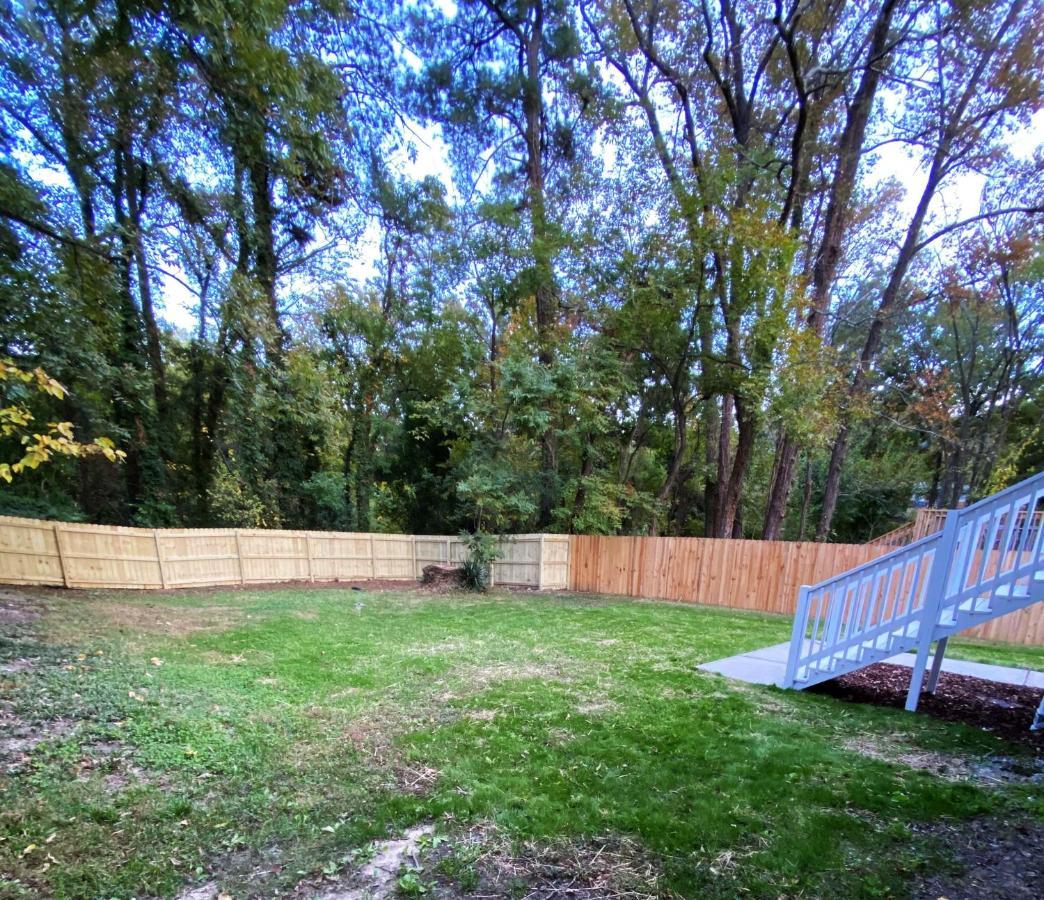 Modern 3-Bedroom, Big Fence Yard, Pets Stay Free دورهام المظهر الخارجي الصورة